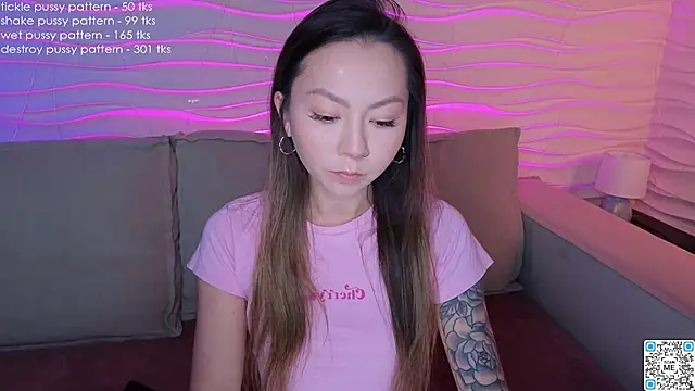 Snapshot of im_casey chatting on 04.05.26 im casey online show from 04.05.26