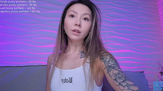 Snapshot of im_casey chatting on 04.12.26 im casey online show from 04.12.26