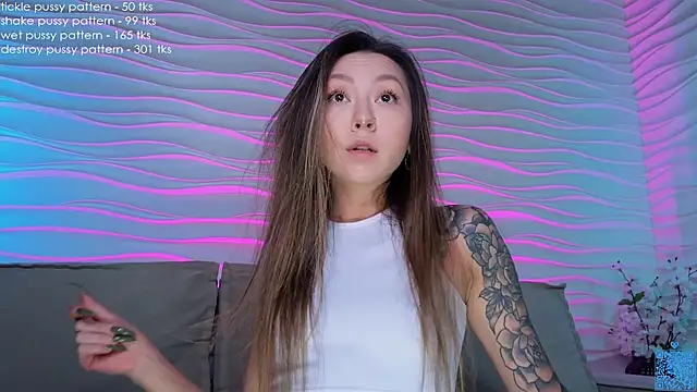 Snapshot of im_casey chatting on 04.16.26 im casey online show from 04.16.26