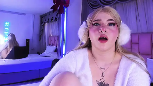 Snapshot of albaismynameX chatting on 12.20.24 albaismynameX online show from 12.20.24