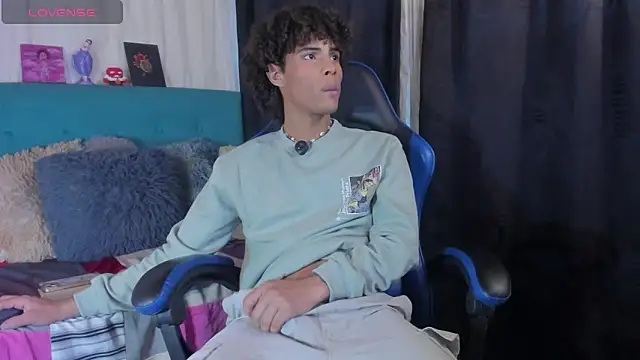 kleo helenos online show from 02.17.26