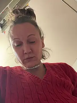 Snapshot of SexyB214 chatting on 01.02.25 SexyB214 online show from 01.02.25