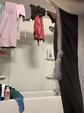 Snapshot of SexyB214 chatting on 10.06.25 SexyB214 online show from 10.06.25