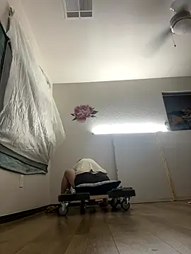 Snapshot of SexyB214 chatting on 10.10.25 SexyB214 online show from 10.10.25