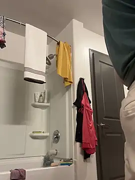 Snapshot of SexyB214 chatting on 10.17.25 SexyB214 online show from 10.17.25