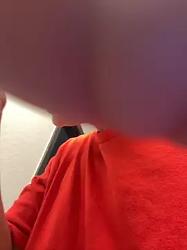 Snapshot of SexyB214 chatting on 10.25.25 SexyB214 online show from 10.25.25