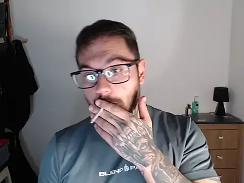 Snapshot of clark_r chatting on 03.04.26 clark r online show from 03.04.26