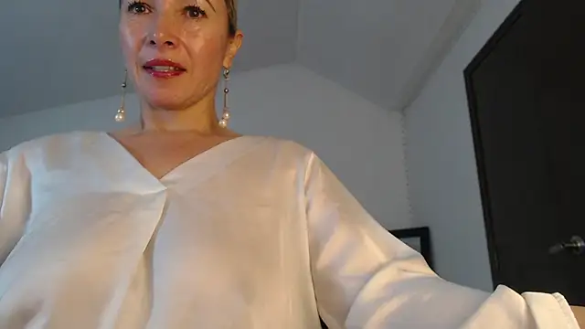 Ingridbergman online show from 02.13.25