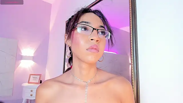 Snapshot of AbrilBrent chatting on 01.22.25 AbrilBrent online show from 01.22.25