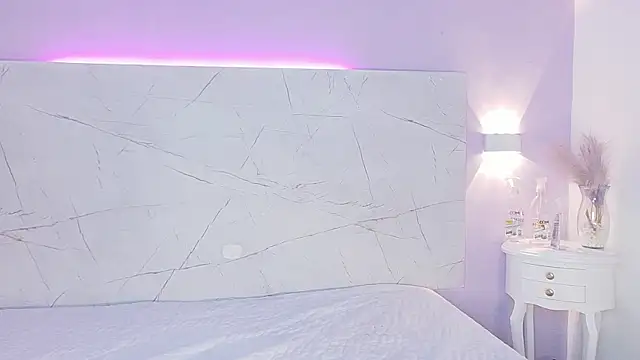 Snapshot of AbrilBrent chatting on 10.28.25 AbrilBrent online show from 10.28.25