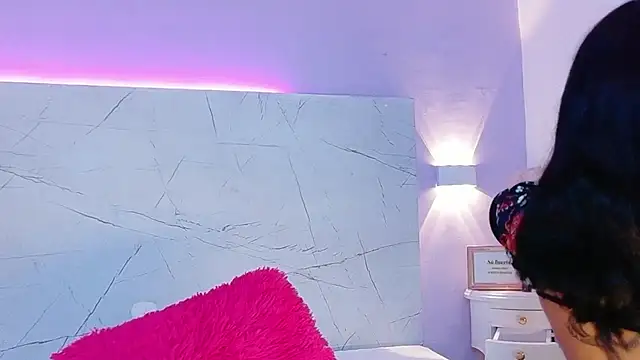 Snapshot of AbrilBrent chatting on 11.17.25 AbrilBrent online show from 11.17.25