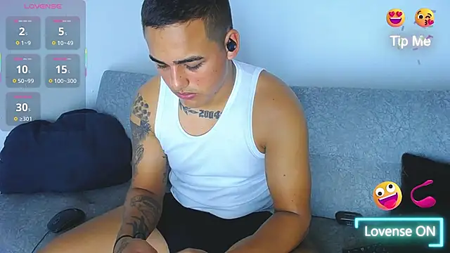 Latino Junge online show from 02.06.25