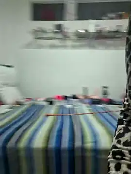 Snapshot of gatadeojosclaros chatting on 02.20.25 gatadeojosclaros online show from 02.20.25