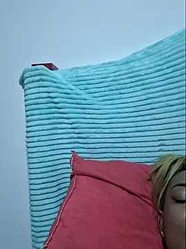 Snapshot of gatadeojosclaros chatting on 03.11.25 gatadeojosclaros online show from 03.11.25