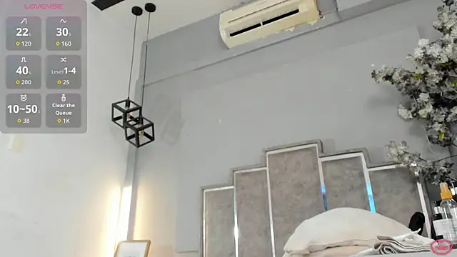 BrianaHazel online show from 04.18.26