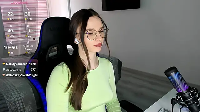 Snapshot of MCfly_11 chatting on 03.09.25 MCfly 11 online show from 03.09.25