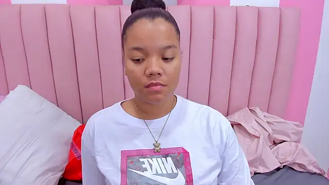 ISABELLA 020 online show from 03.10.25