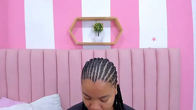 ISABELLA 020 online show from 03.14.25