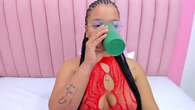 ISABELLA 020 online show from 03.17.25