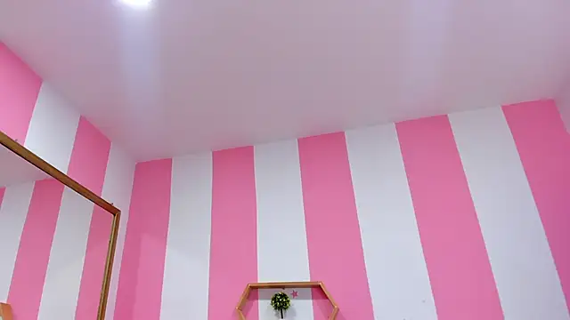 ISABELLA 020 online show from 09.10.25