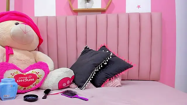 ISABELLA 020 online show from 10.20.25