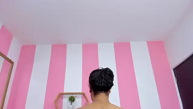 ISABELLA 020 online show from 12.04.25