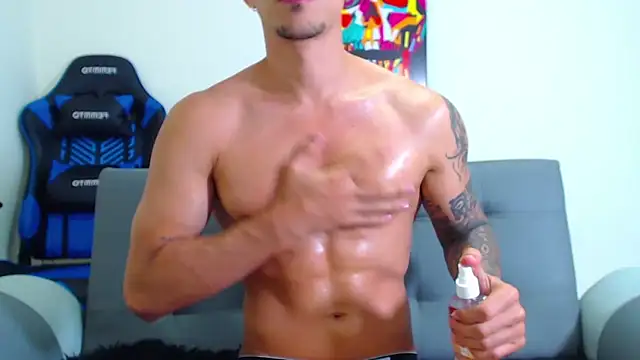 Snapshot of Tristan-bm chatting on 01.18.25 Tristan-bm online show from 01.18.25