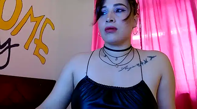 Snapshot of nathy_28latex chatting on 12.14.24 nathy 28latex online show from 12.14.24