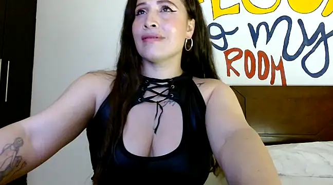 Snapshot of nathy_28latex chatting on 12.16.24 nathy 28latex online show from 12.16.24