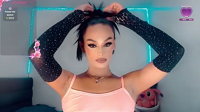 Snapshot of _Riannagarcia_ chatting on 10.08.25 Riannagarcia online show from 10.08.25