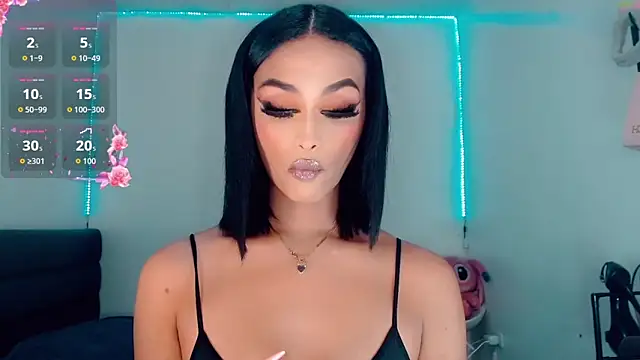 Snapshot of _Riannagarcia_ chatting on 10.23.25 Riannagarcia online show from 10.23.25