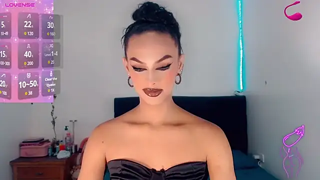 Snapshot of _Riannagarcia_ chatting on 11.26.25 Riannagarcia online show from 11.26.25