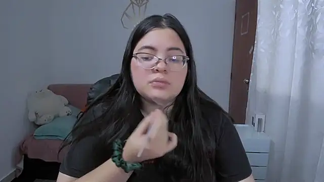 Snapshot of Aria_Fullbuster chatting on 11.25.25 Aria Fullbuster online show from 11.25.25