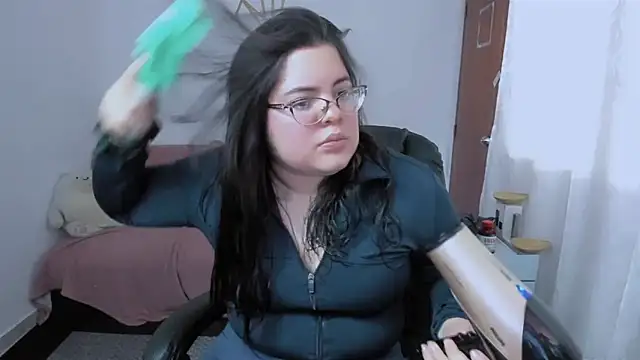 Snapshot of Aria_Fullbuster chatting on 11.30.25 Aria Fullbuster online show from 11.30.25