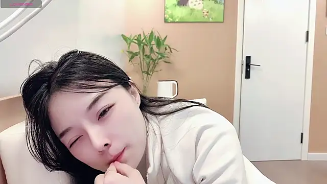 AKiKi711 online show from 02.09.26