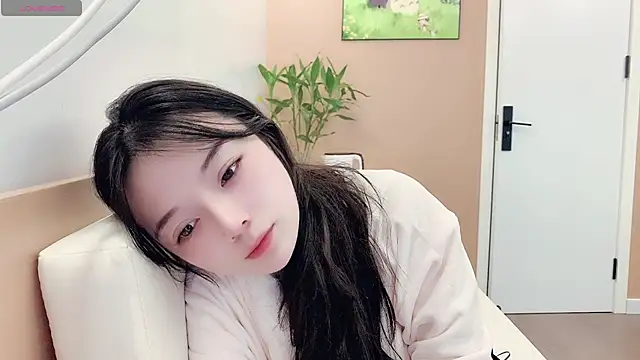 AKiKi711 online show from 02.10.26