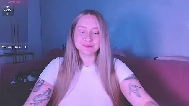 Snapshot of Oh_mylissa chatting on 10.10.25 Oh mylissa online show from 10.10.25