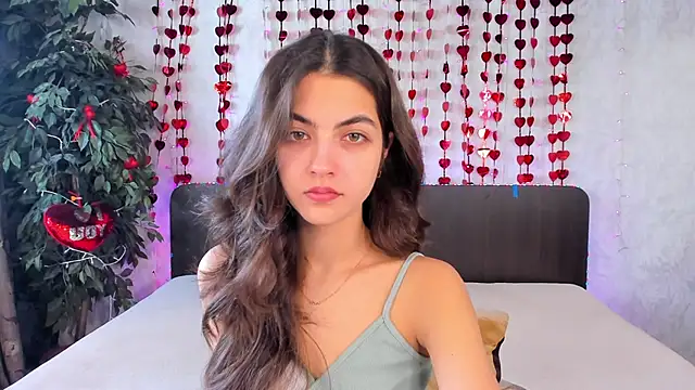 Milana Crystal  online show from 02.22.25