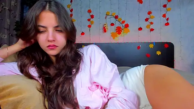 Milana Crystal  online show from 10.26.25