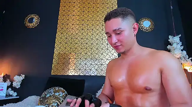 Snapshot of francesco_evan chatting on 03.10.25 francesco evan online show from 03.10.25