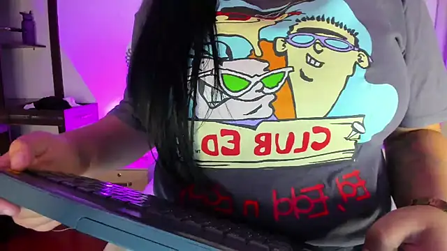 Kylie2211 online show from 02.07.25