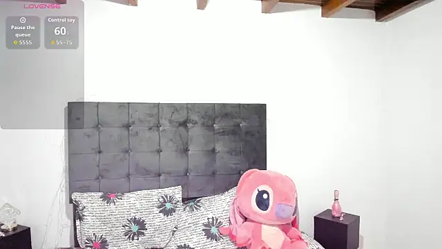 Kylie2211 online show from 10.31.25