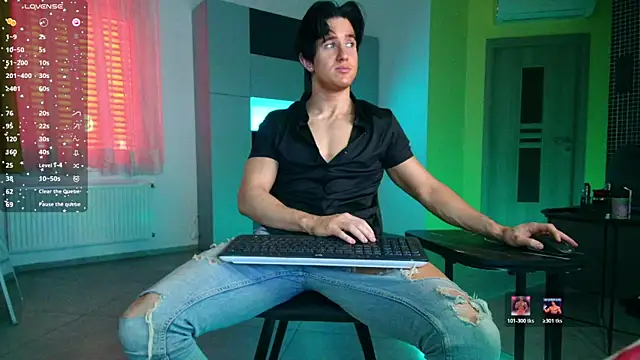 Snapshot of ChristianLevine_ chatting on 05.14.26 ChristianLevine online show from 05.14.26