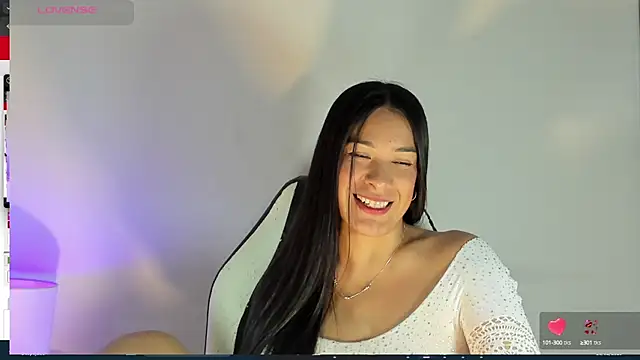 bella hadid1  online show from 02.16.25