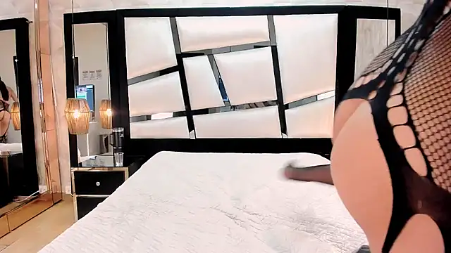 LiaObrien online show from 11.23.25