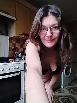 Snapshot of _angel_naturally_ chatting on 12.27.24 angel naturally online show from 12.27.24