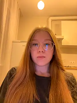 Eva Weyne online show from 11.17.25