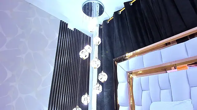 SarayRoyse online show from 03.23.26