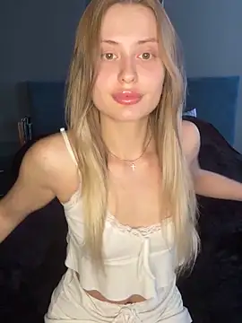 Snapshot of Sweet__Milly chatting on 12.17.24 Sweet Milly online show from 12.17.24