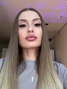 Snapshot of Sweet__Milly chatting on 10.25.25 Sweet Milly online show from 10.25.25